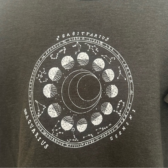 H&M Divided Astrology Gray Long Sleeved T-Shirt Size XS - Picture 3 of 6
